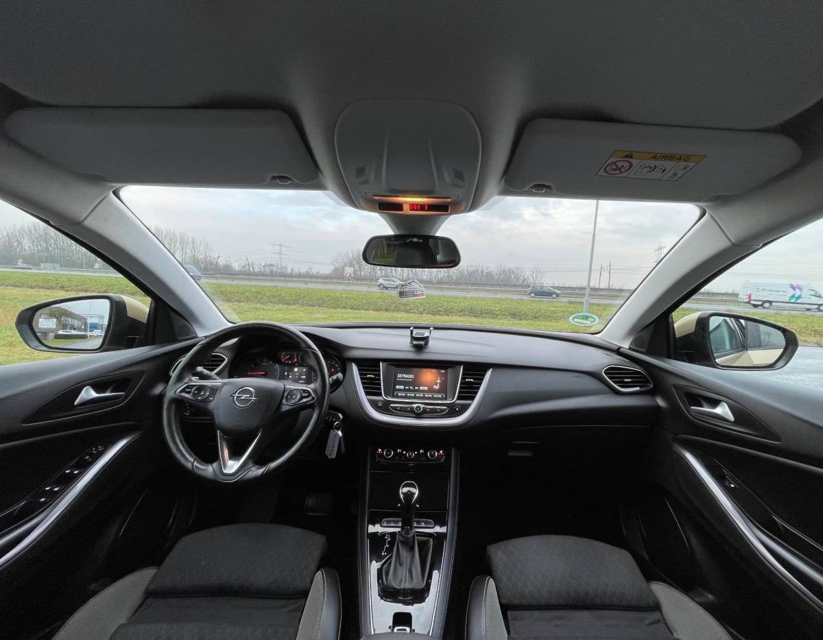 Opel Grandland X Opel Grandland X 1.2 Turbo Innovation, Aut, Trekhaak, Pdc, Stoelverw, Stuurverw, Cruise/Climate control!