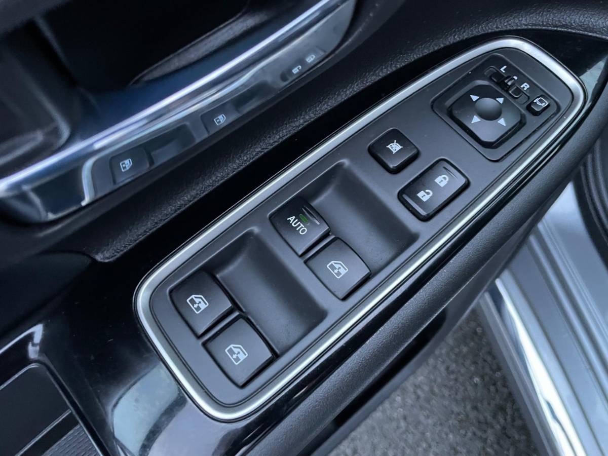 Mitsubishi Outlander Mitsubishi Outlander 2.0 PHEV Pure, Aut, Cam, Keyless, Carplay, 1e eig afk, Geen import, Nap, Volledig dealer oh!