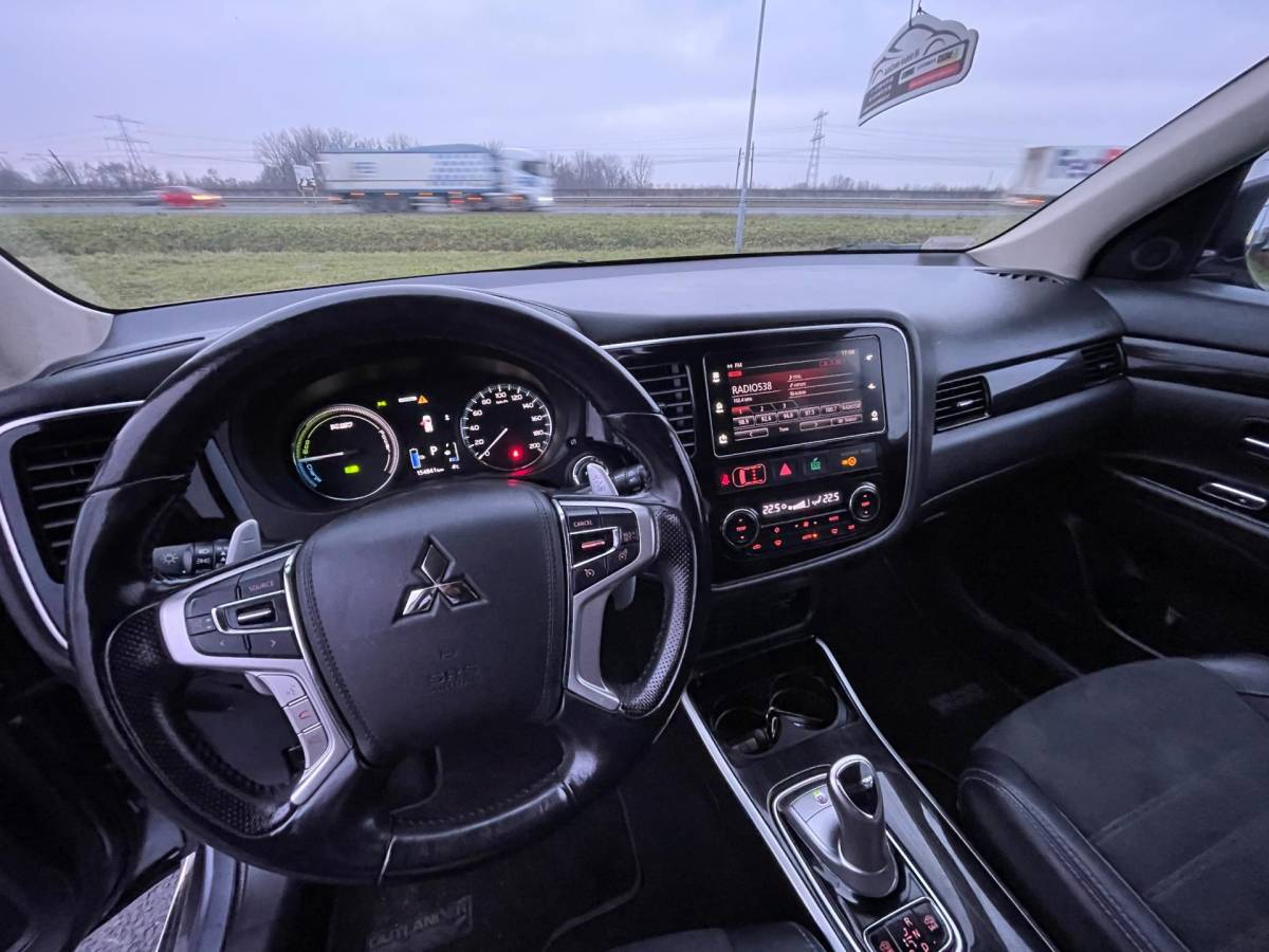 Mitsubishi Outlander Mitsubishi Outlander 2.0 PHEV Pure, Aut, Cam, Keyless, Carplay, 1e eig afk, Geen import, Nap, Volledig dealer oh!
