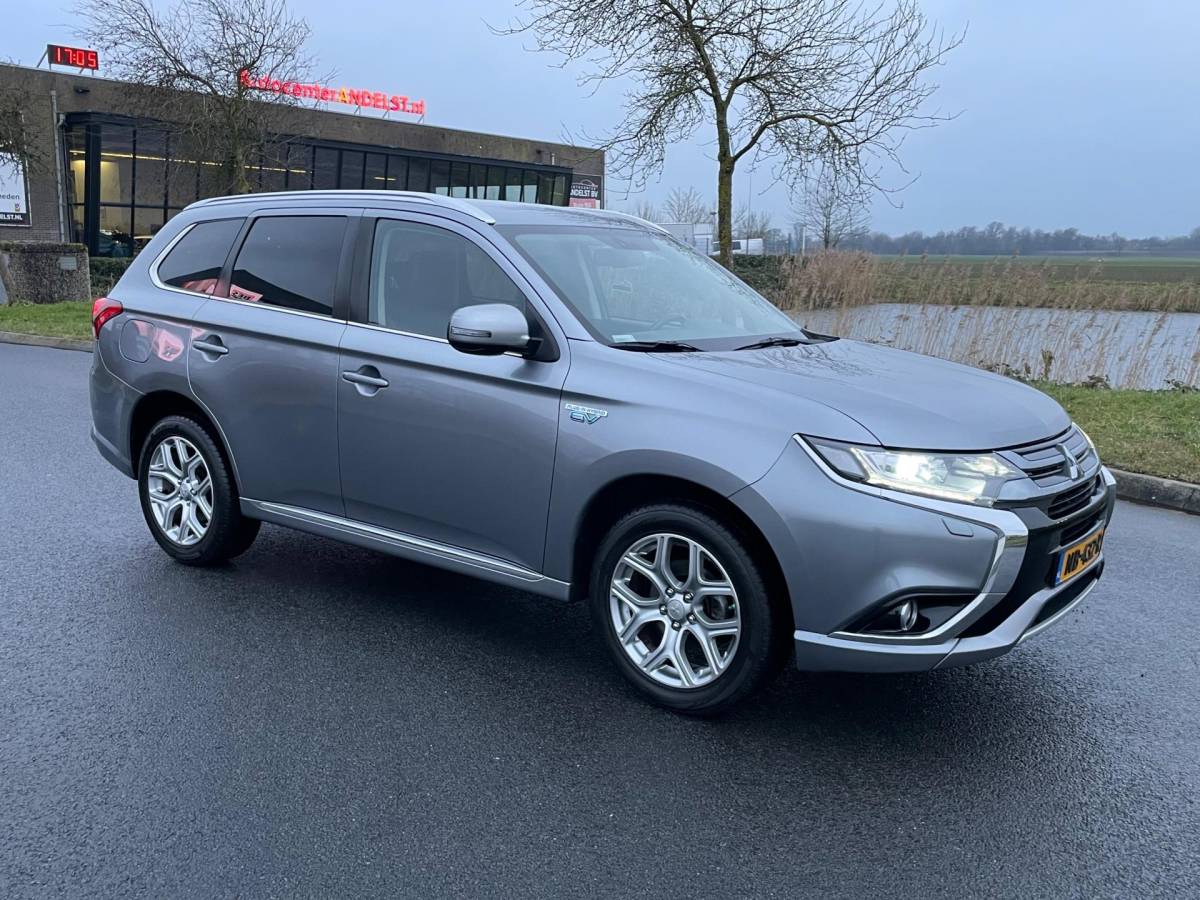 Mitsubishi Outlander Mitsubishi Outlander 2.0 PHEV Pure, Aut, Cam, Keyless, Carplay, 1e eig afk, Geen import, Nap, Volledig dealer oh!
