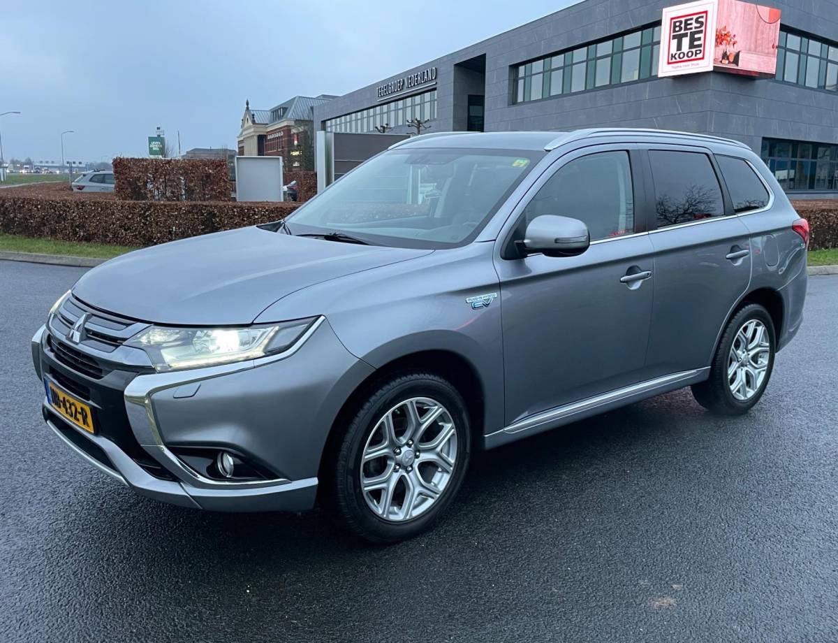 Mitsubishi Outlander Mitsubishi Outlander 2.0 PHEV Pure, Aut, Cam, Keyless, Carplay, 1e eig afk, Geen import, Nap, Volledig dealer oh!