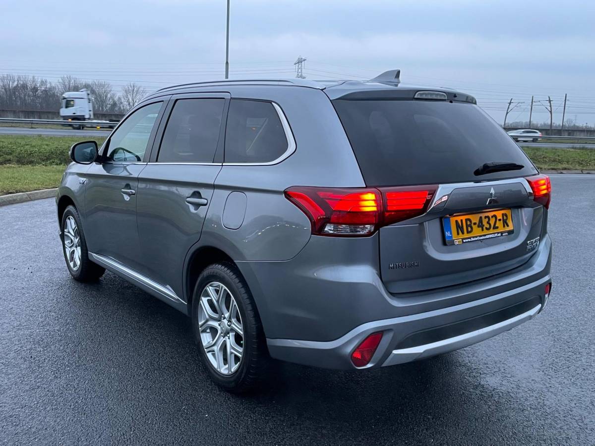 Mitsubishi Outlander Mitsubishi Outlander 2.0 PHEV Pure, Aut, Cam, Keyless, Carplay, 1e eig afk, Geen import, Nap, Volledig dealer oh!