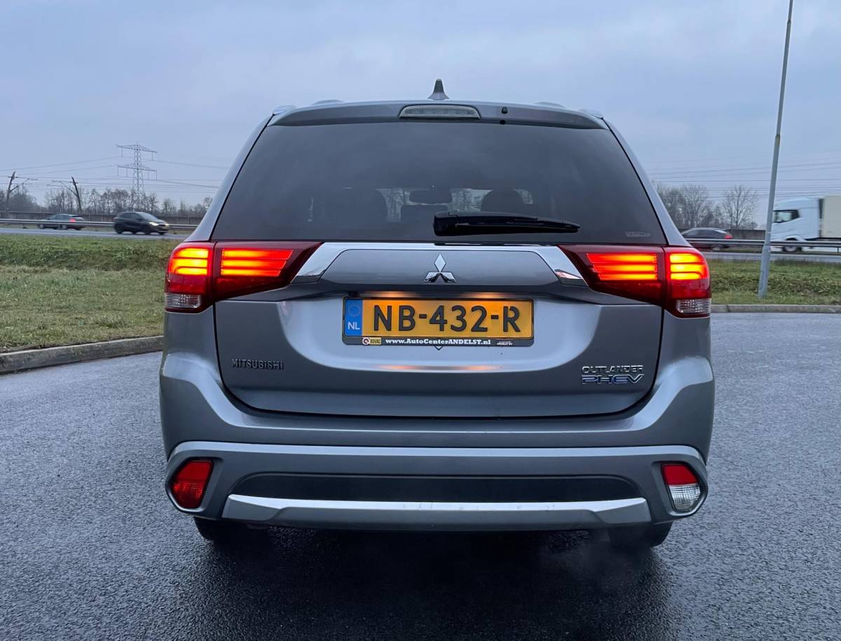 Mitsubishi Outlander Mitsubishi Outlander 2.0 PHEV Pure, Aut, Cam, Keyless, Carplay, 1e eig afk, Geen import, Nap, Volledig dealer oh!