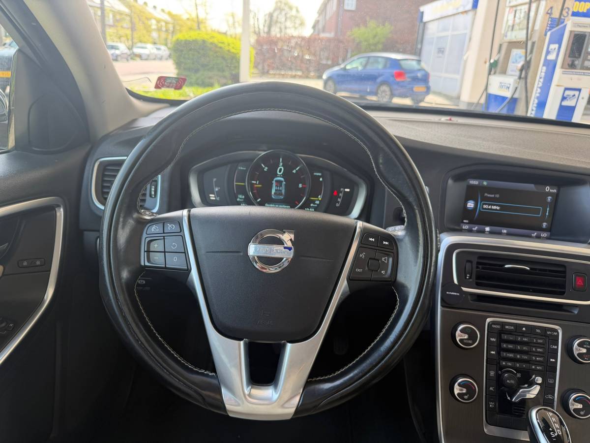 Volvo V60 Volvo V60 2.4 D6 AWD Plug-In Hybrid AUTOMAAT-PANO-CAMERA