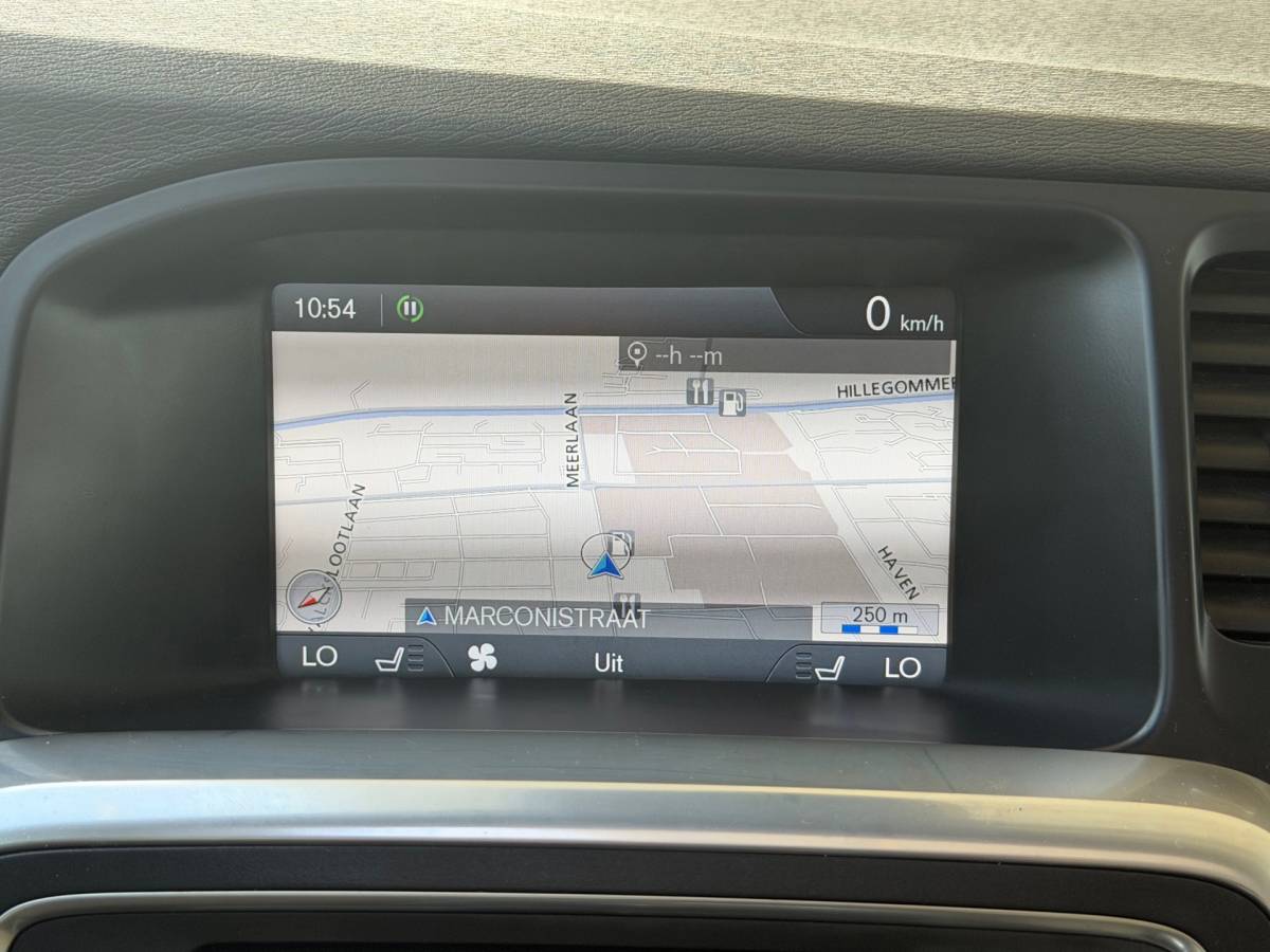 Volvo V60 Volvo V60 2.4 D6 AWD Plug-In Hybrid AUTOMAAT-PANO-CAMERA