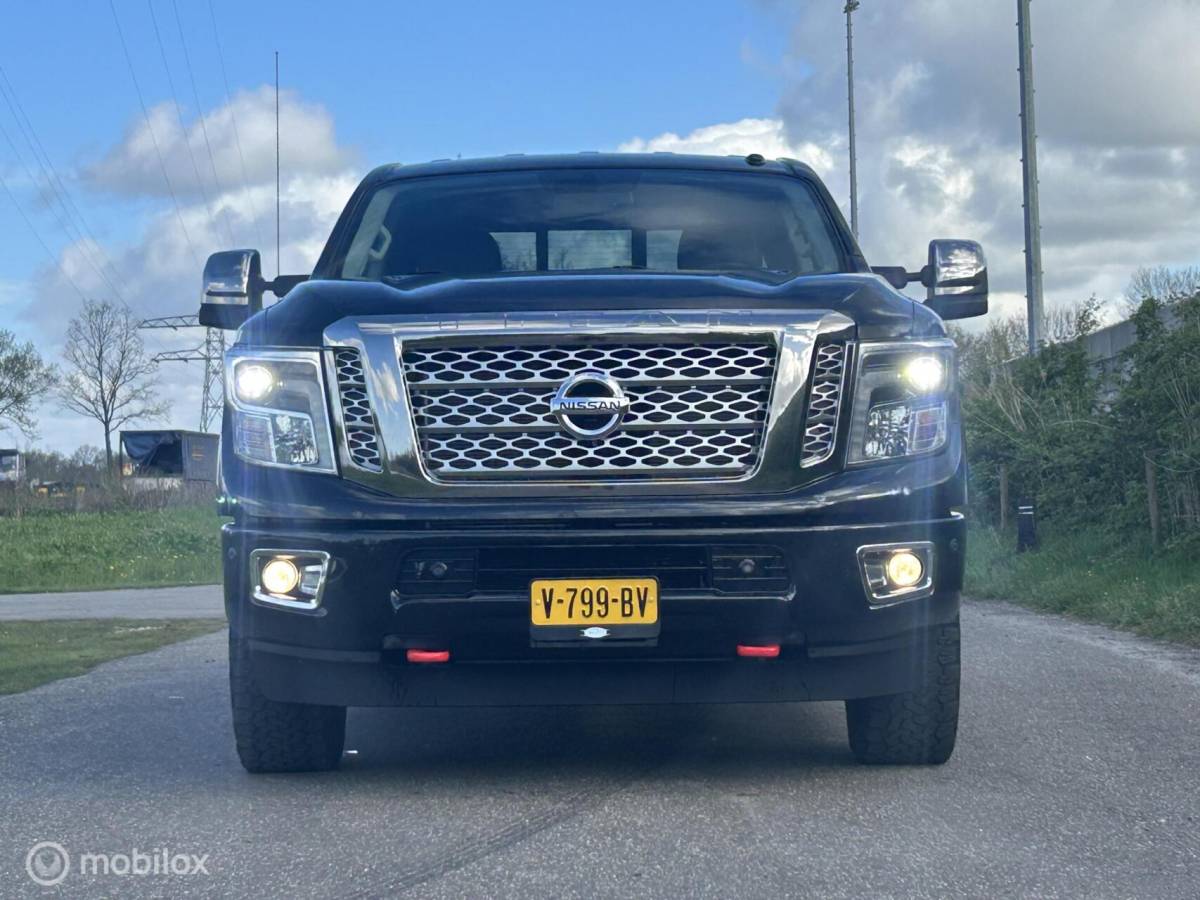 Nissan  Nissan Titan XD 5.0 V8 Cummins TD Platinum Reserve
