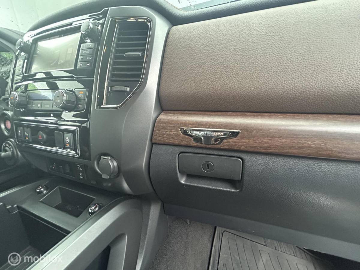 Nissan  Nissan Titan XD 5.0 V8 Cummins TD Platinum Reserve