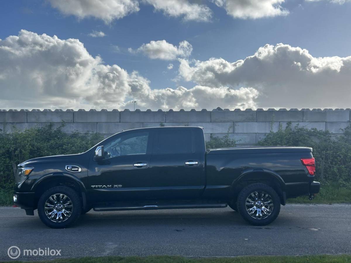 Nissan  Nissan Titan XD 5.0 V8 Cummins TD Platinum Reserve