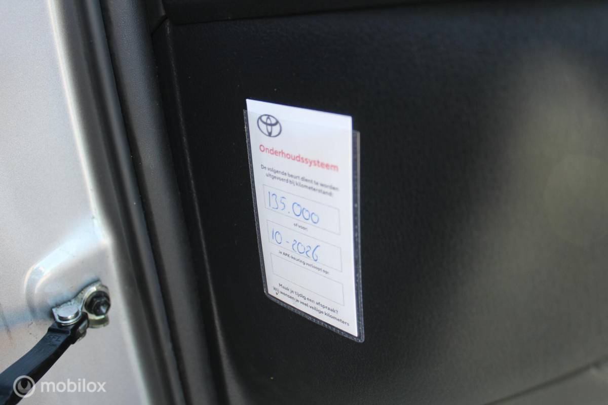 Toyota C-HR Toyota C-HR 2.0 Hybrid Executive Leder/Camera/Carplay/Stoelverw