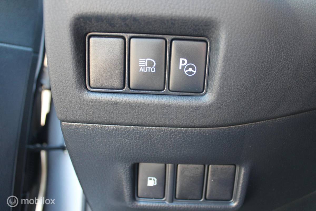 Toyota C-HR Toyota C-HR 2.0 Hybrid Executive Leder/Camera/Carplay/Stoelverw
