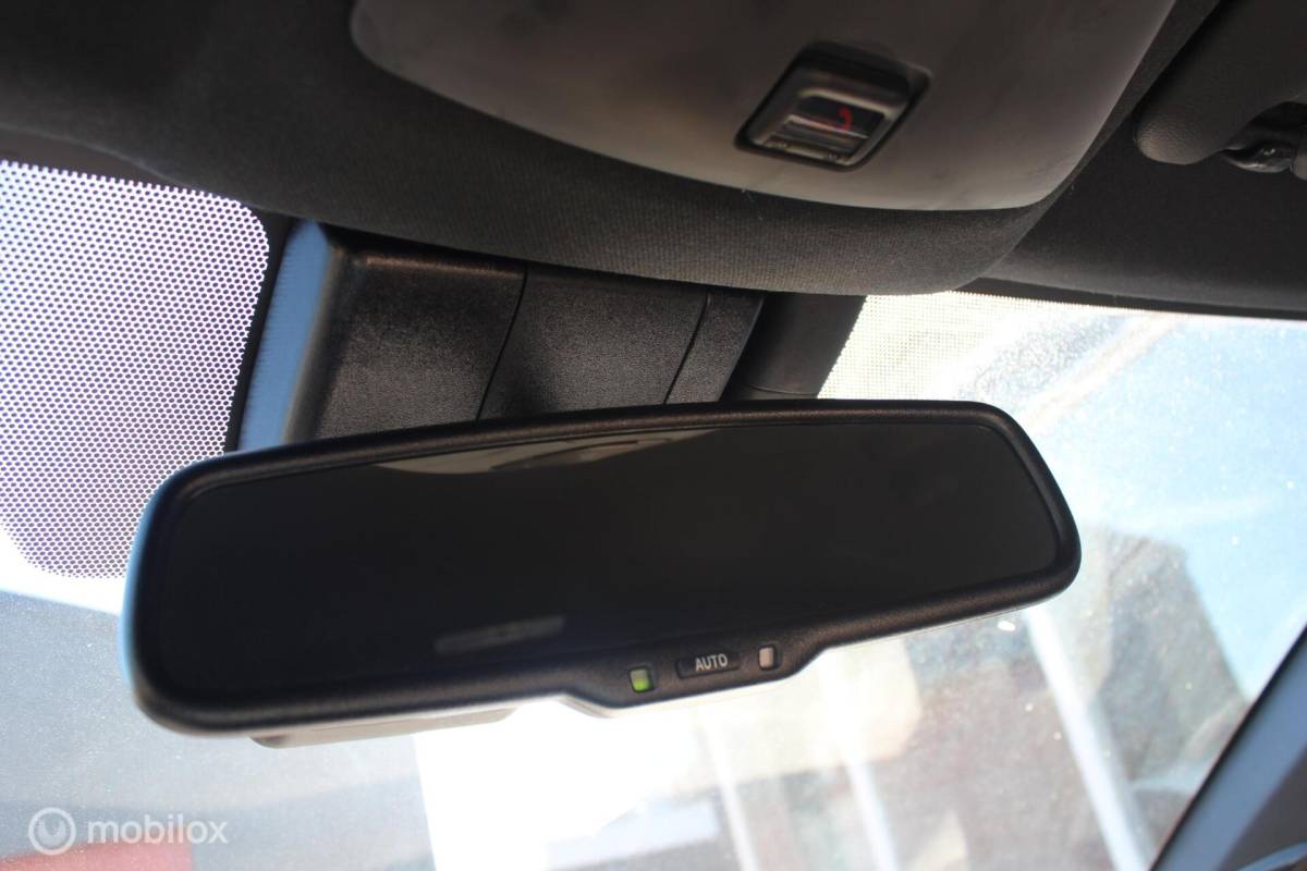 Toyota C-HR Toyota C-HR 2.0 Hybrid Executive Leder/Camera/Carplay/Stoelverw