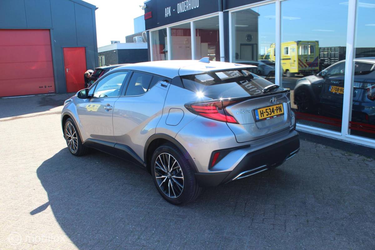 Toyota C-HR Toyota C-HR 2.0 Hybrid Executive Leder/Camera/Carplay/Stoelverw