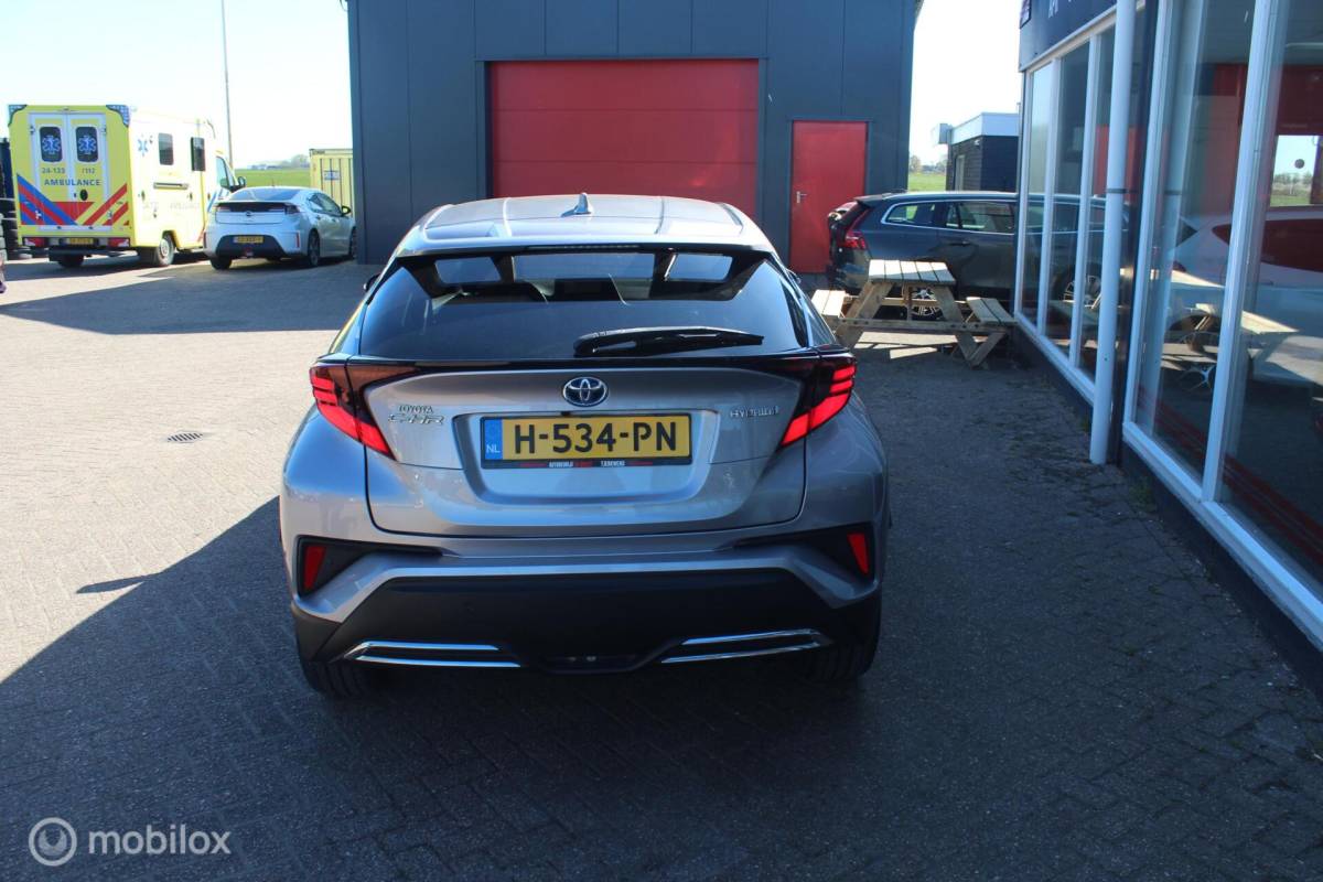 Toyota C-HR Toyota C-HR 2.0 Hybrid Executive Leder/Camera/Carplay/Stoelverw