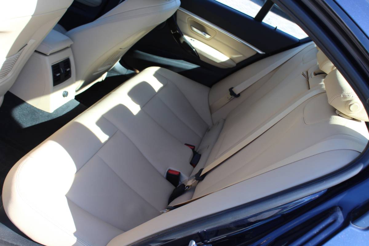 BMW 3 Serie BMW 3-serie 330e High Executive hybride bomvol ,,LEDER RONDOM CAMERA