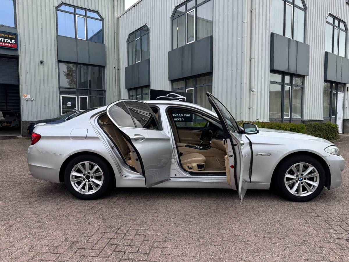 BMW 5 Serie BMW 5-serie 520i High Executive AUTOMAAT!!