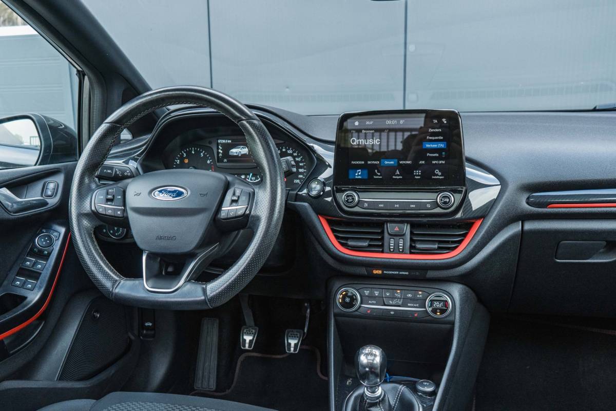 Ford Fiesta Ford Fiesta 1.0 EcoBoost ST-Line / LED / Pano / B&O / Winter pack!