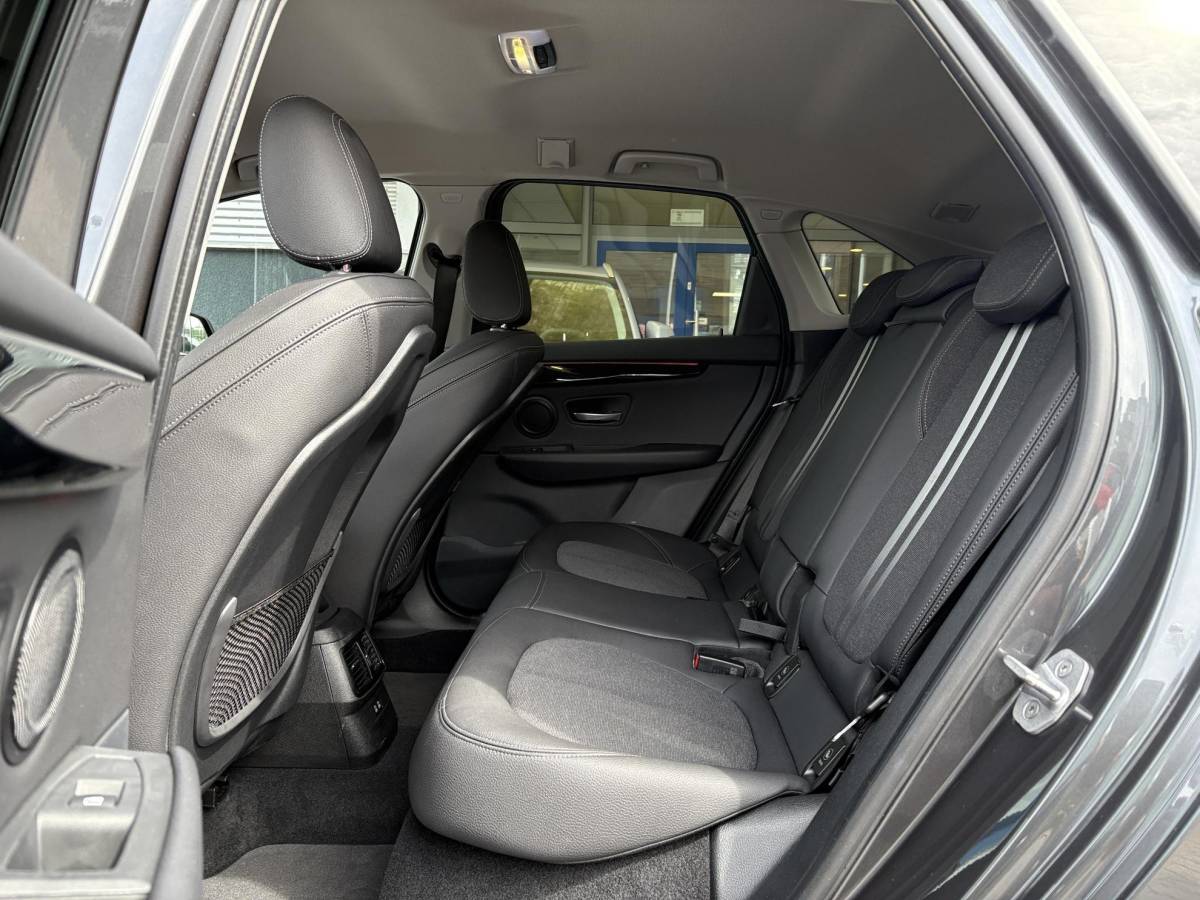 BMW 2 Serie BMW 2-serie Active Tourer 225xe iPerformance Executive | 225pk PHEV | Stoelverwarming | Camera | LED | Cruise Control |