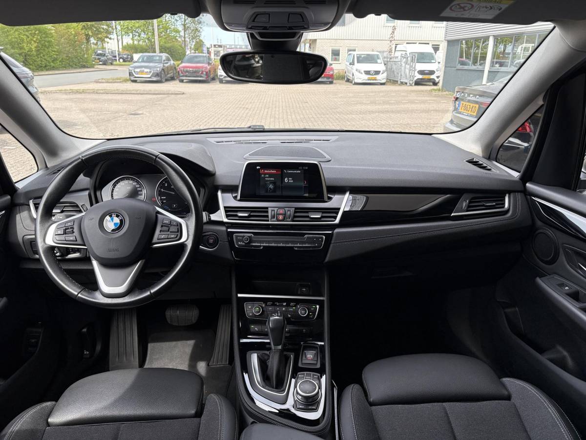BMW 2 Serie BMW 2-serie Active Tourer 225xe iPerformance Executive | 225pk PHEV | Stoelverwarming | Camera | LED | Cruise Control |