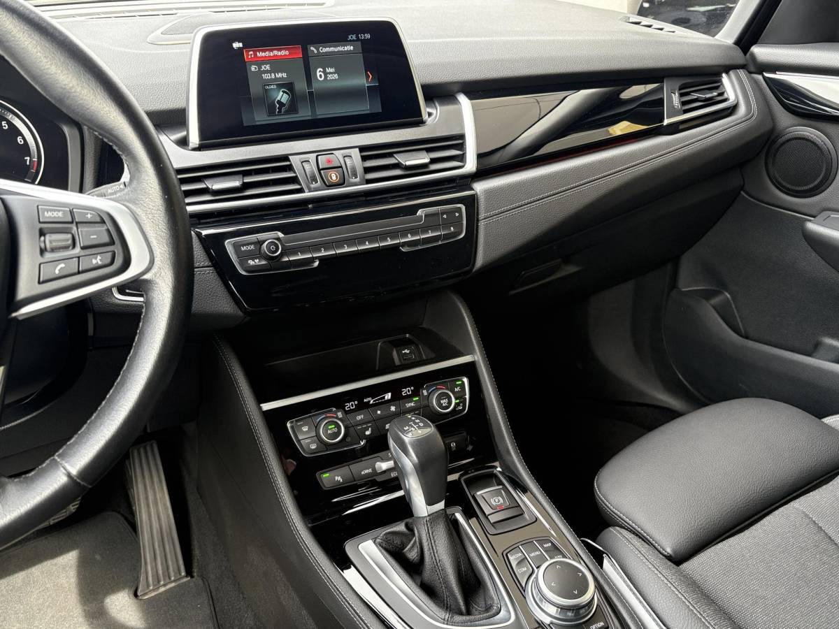 BMW 2 Serie BMW 2-serie Active Tourer 225xe iPerformance Executive | 225pk PHEV | Stoelverwarming | Camera | LED | Cruise Control |