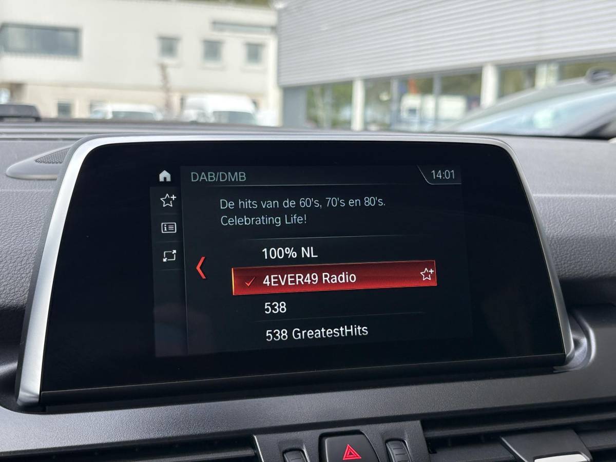 BMW 2 Serie BMW 2-serie Active Tourer 225xe iPerformance Executive | 225pk PHEV | Stoelverwarming | Camera | LED | Cruise Control |