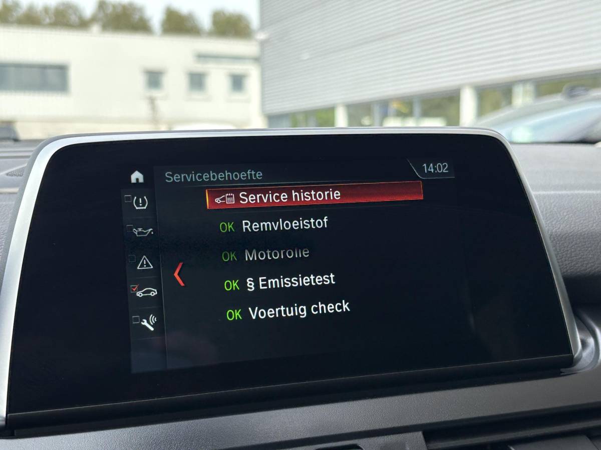 BMW 2 Serie BMW 2-serie Active Tourer 225xe iPerformance Executive | 225pk PHEV | Stoelverwarming | Camera | LED | Cruise Control |