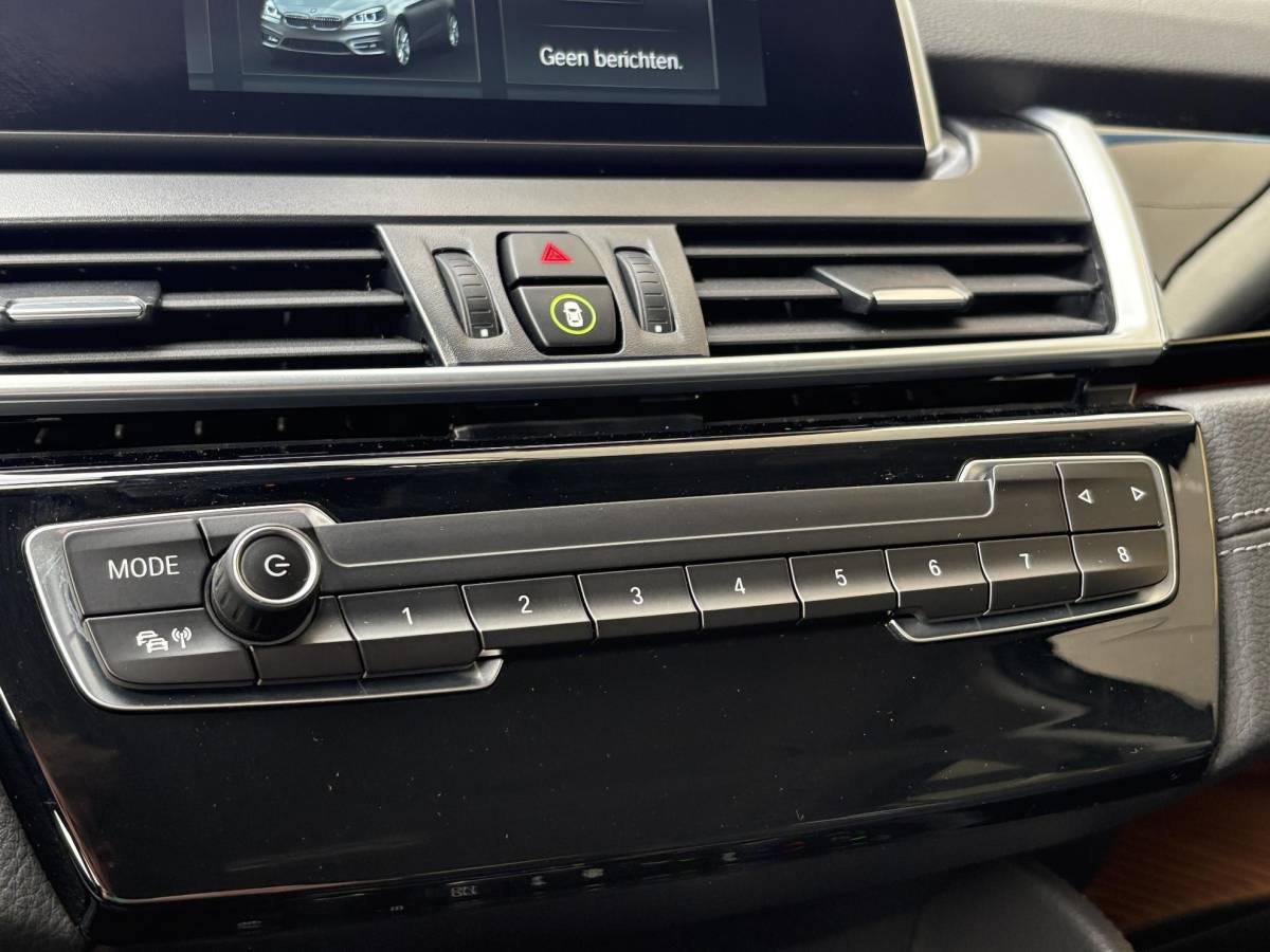 BMW 2 Serie BMW 2-serie Active Tourer 225xe iPerformance Executive | 225pk PHEV | Stoelverwarming | Camera | LED | Cruise Control |