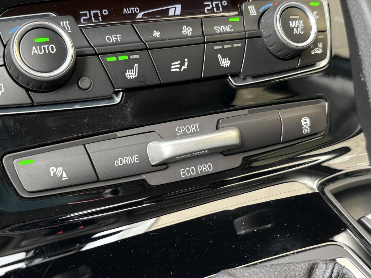 BMW 2 Serie BMW 2-serie Active Tourer 225xe iPerformance Executive | 225pk PHEV | Stoelverwarming | Camera | LED | Cruise Control |