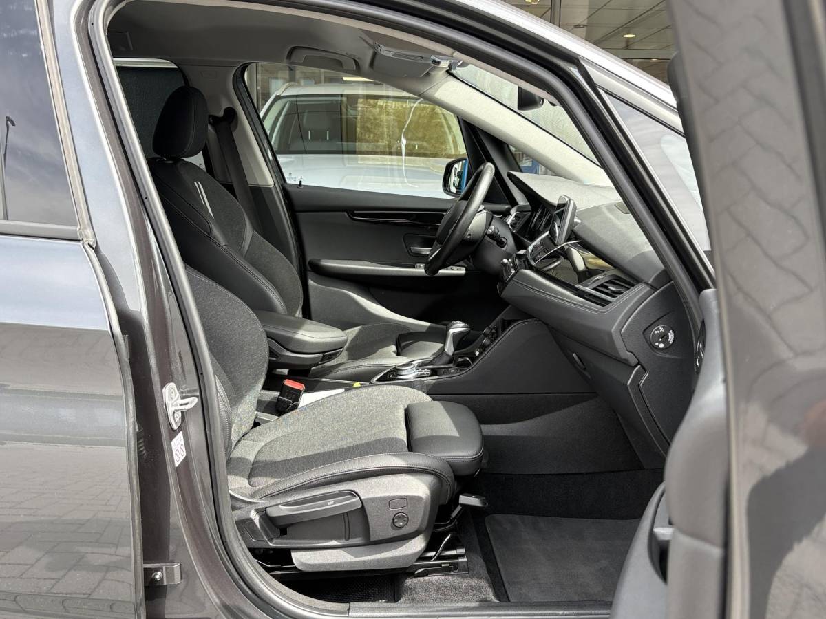 BMW 2 Serie BMW 2-serie Active Tourer 225xe iPerformance Executive | 225pk PHEV | Stoelverwarming | Camera | LED | Cruise Control |