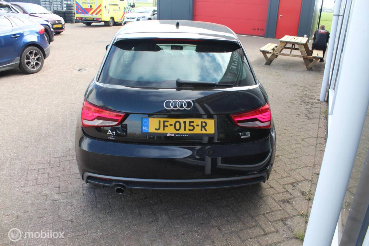 Audi A1 Sportback Audi A1 Sportback 1.0 TFSI S-Line Navi/Airco/Cruise/NAP/17Inch