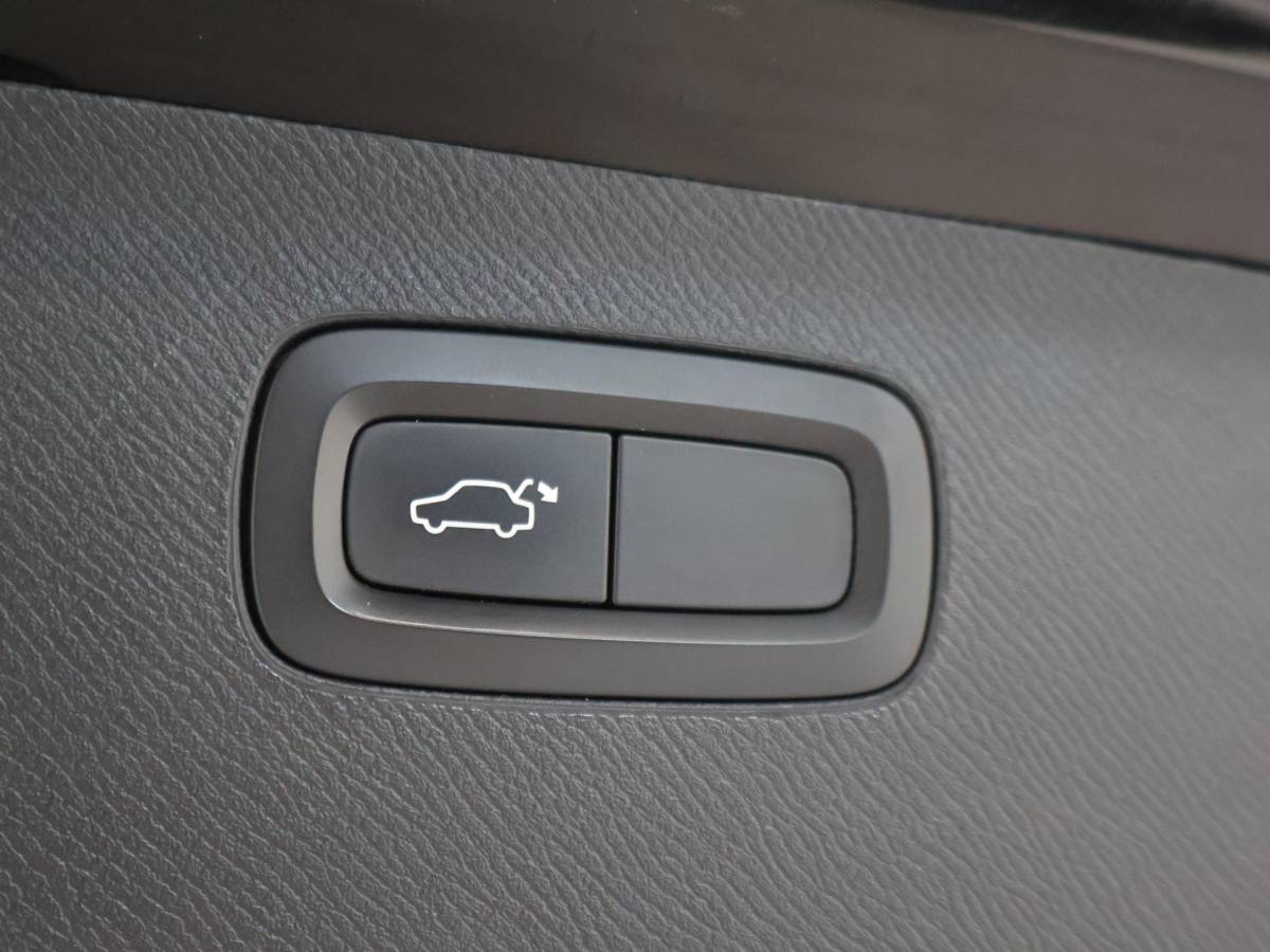 Volvo XC90 Volvo XC90 2.0 D4 190 PK GRIJS KENTEKEN EURO 6 DIESEL | WEGKL. TREKHAAK | ADAPTIVE CRUISE | LEDER | CAMERA