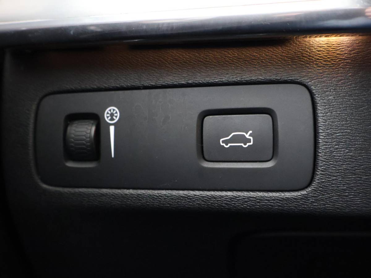 Volvo XC90 Volvo XC90 2.0 D4 190 PK GRIJS KENTEKEN EURO 6 DIESEL | WEGKL. TREKHAAK | ADAPTIVE CRUISE | LEDER | CAMERA