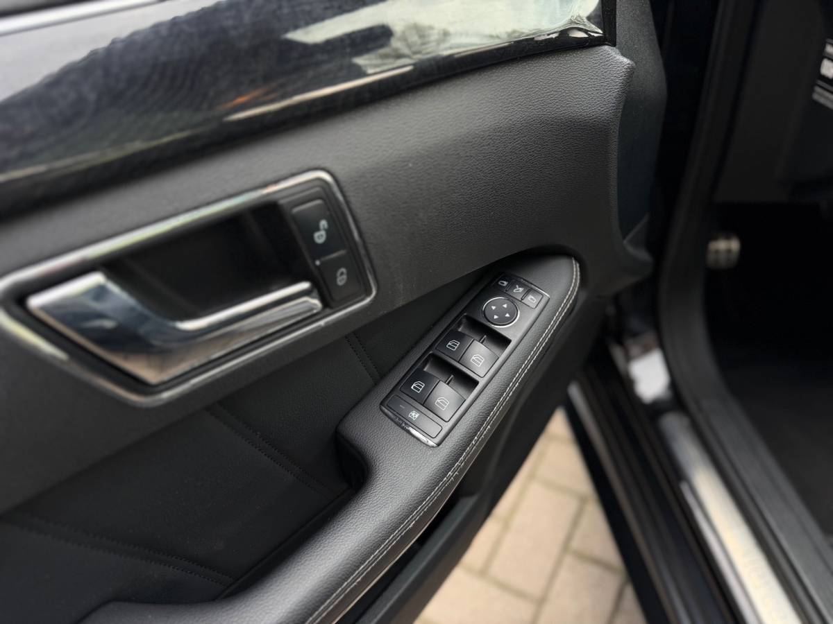 Mercedes-Benz E-Klasse Mercedes-Benz E-klasse 350 CDI Avantgarde Pano Automaat 231PK Airco Cruise Navi Elk.Ramen