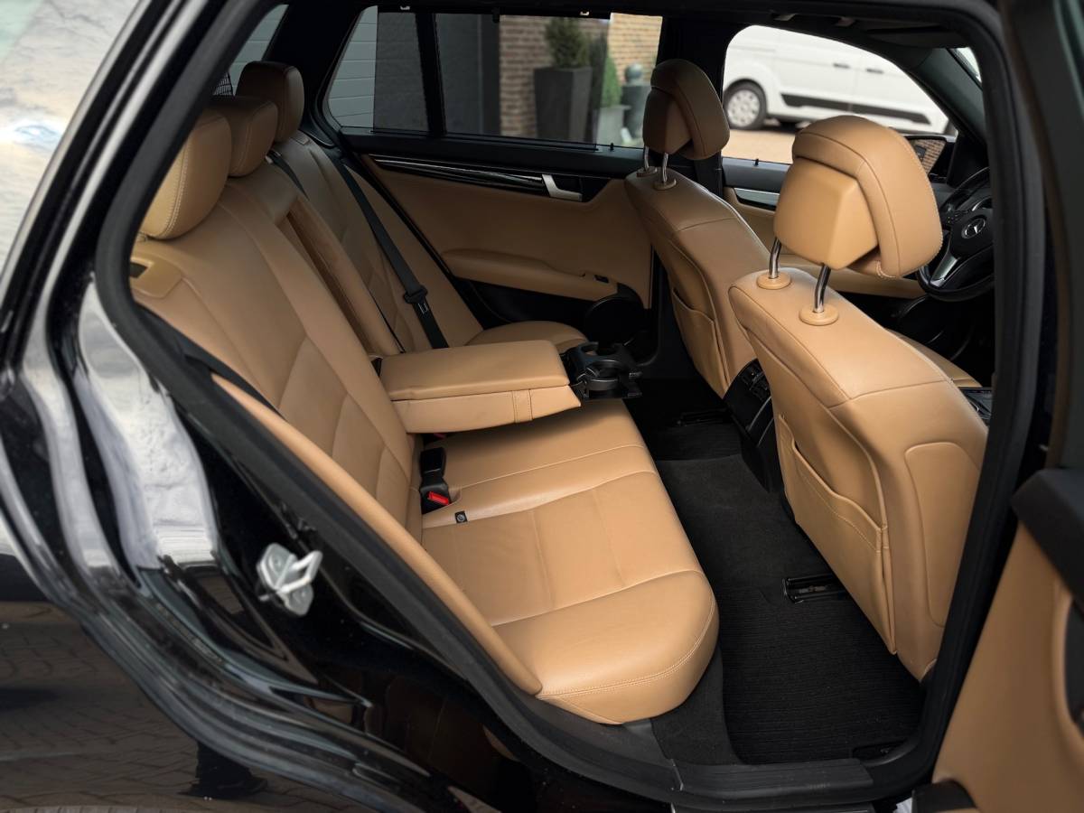 Mercedes-Benz C-Klasse Mercedes-Benz C-klasse Estate 250 CDI 4M 4MATIC Automaat Pano Blue Efficiency Business Class Elegance Airco Navi Elk.Ramen Cruise