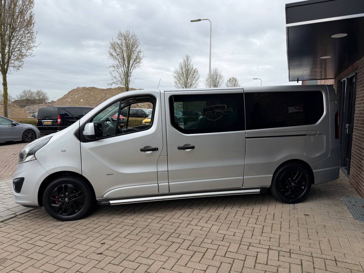 Opel Vivaro Opel Vivaro 1.6 CDTI L2H1 DC Sport EcoFlex Dubbele Cabine Dubbele Schuifdeuren Airco Navi Keyless Entry Elk.Ramen Cruise Control