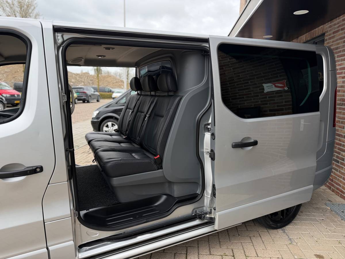 Opel Vivaro Opel Vivaro 1.6 CDTI L2H1 DC Sport EcoFlex Dubbele Cabine Dubbele Schuifdeuren Airco Navi Keyless Entry Elk.Ramen Cruise Control