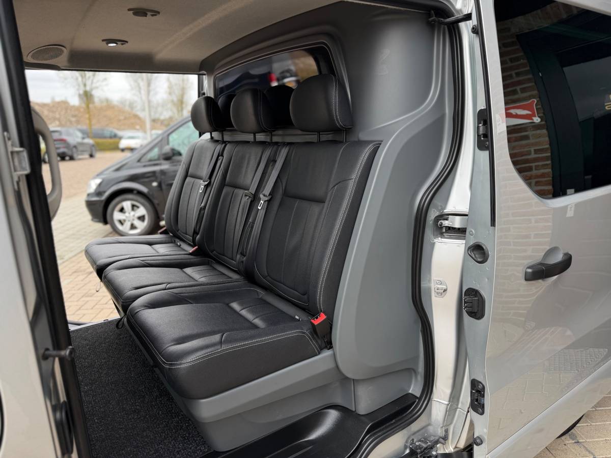 Opel Vivaro Opel Vivaro 1.6 CDTI L2H1 DC Sport EcoFlex Dubbele Cabine Dubbele Schuifdeuren Airco Navi Keyless Entry Elk.Ramen Cruise Control