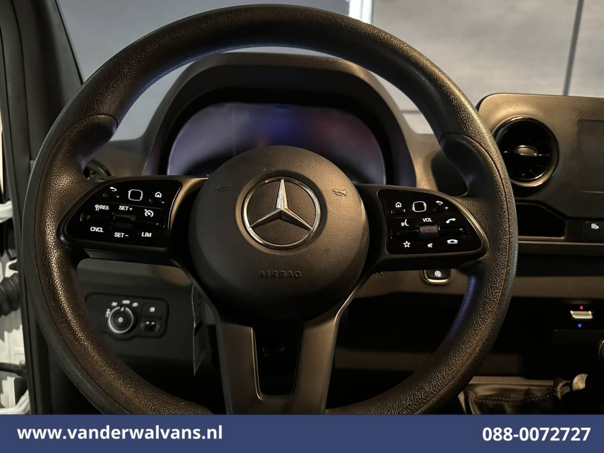 Mercedes-Benz Sprinter Mercedes-Benz Sprinter 315 CDI 150pk L2H1 Euro6 Airco | Camera | Apple Carplay | Cruisecontrol | Trekhaak Android Auto, Stoelverwarming, Parkeersensoren, Bijrijdersbank