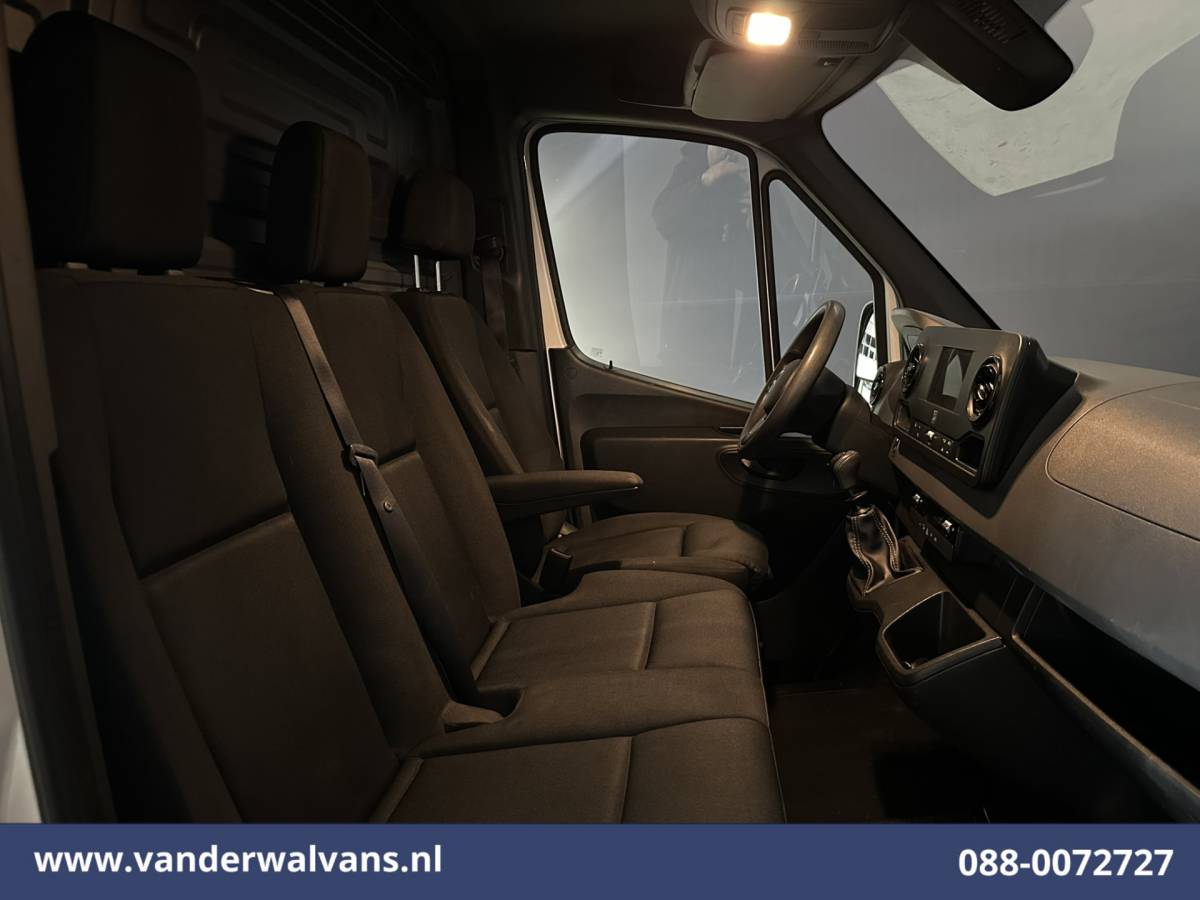 Mercedes-Benz Sprinter Mercedes-Benz Sprinter 315 CDI 150pk L2H1 Euro6 Airco | Camera | Apple Carplay | Cruisecontrol | Trekhaak Android Auto, Stoelverwarming, Parkeersensoren, Bijrijdersbank