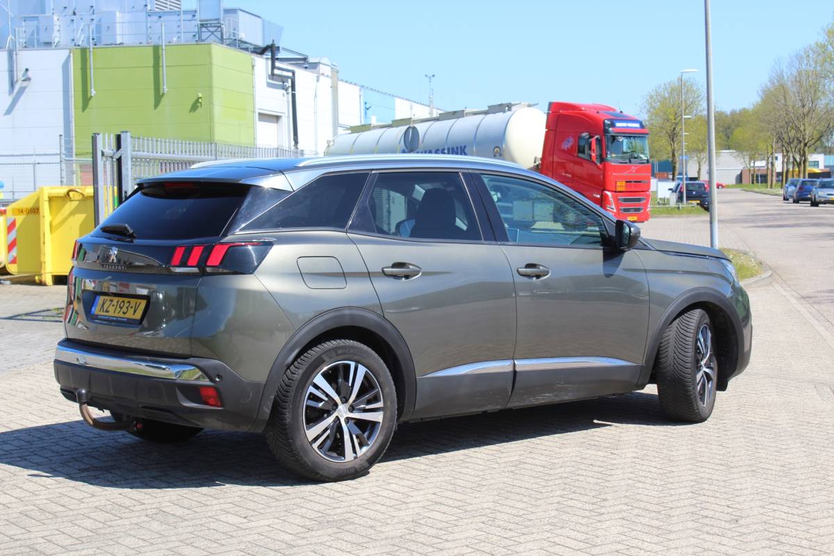 Peugeot 3008 Peugeot 3008 1.6 e-THP Allure NETTE AUTOMAAT VOL OPTIES NAP TREKHAAK