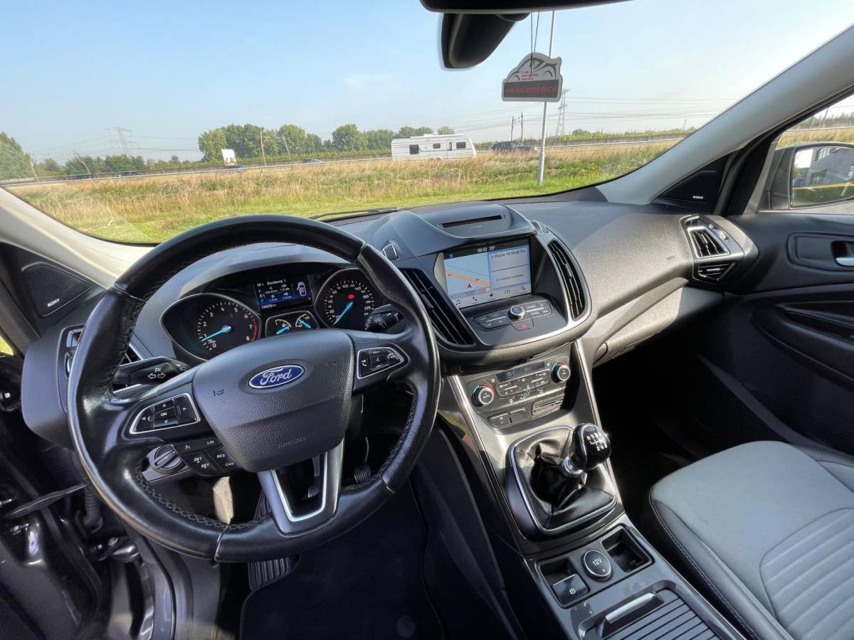 Ford Kuga Ford Kuga 1.5 EcoBoost Titanium, 150PK, Trekhaak, Cam, Navi, Cruise, Climate, Keyless, 1e eig afk, Geen import, Nap, Dealer oh!