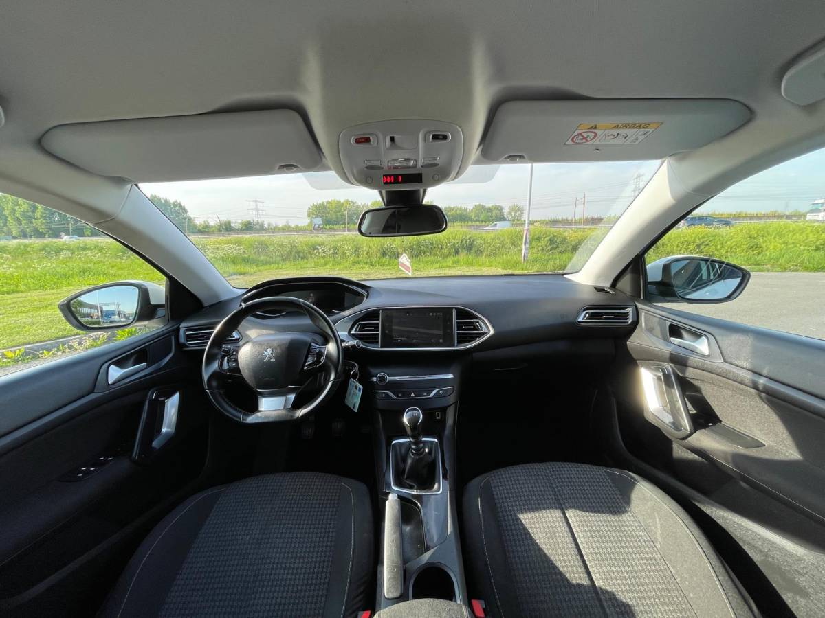 Peugeot 308 Peugeot 308 SW 1.2 PureTech Blue Lease Active, Trekhaak, Cruise, Pdc, Digi dash, 1e eig, Geen import, Nap!
