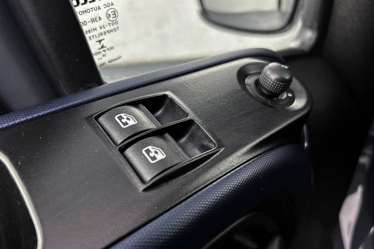 Iveco Daily Iveco Daily 35C21 Dubbellucht | Geen vrachtwagenheffing | Trekhaak 3,5T | Navigatie | LED | Camera | Airco | Cruise control