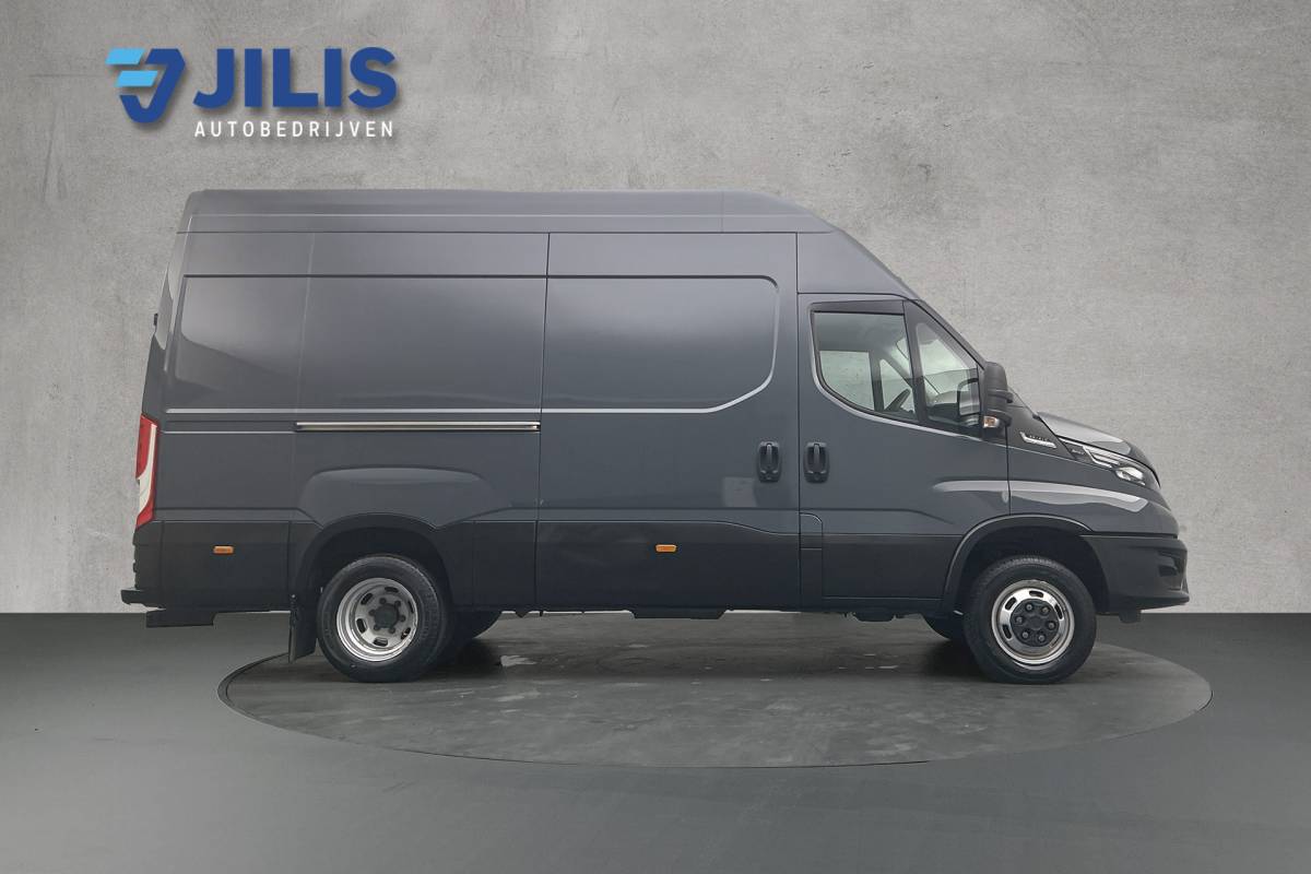 Iveco Daily Iveco Daily 35C21 Dubbellucht | Geen vrachtwagenheffing | Trekhaak 3,5T | Navigatie | LED | Camera | Airco | Cruise control