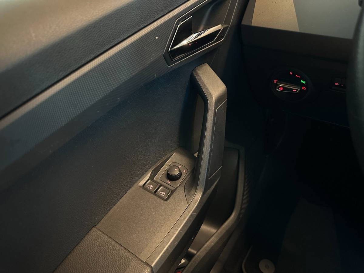 SEAT Ibiza Seat Ibiza 1.0 TSI 5-DEURS STYLE BUSINESS INTENSE-uitv|CLIMA AIRCO|NAVIGATIE|ADAPTIVE CRUISE CONTROL|APPLE CARPLAY+ANDROID|LM-VELG