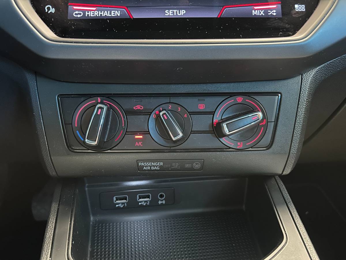SEAT Ibiza Seat Ibiza 1.0 TSI 5-DEURS STYLE BUSINESS INTENSE-uitv|CLIMA AIRCO|NAVIGATIE|ADAPTIVE CRUISE CONTROL|APPLE CARPLAY+ANDROID|LM-VELG