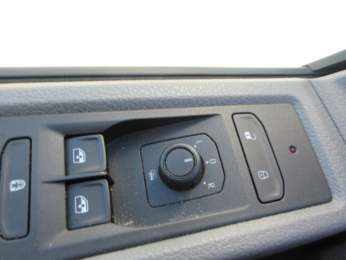 Volkswagen Transporter Volkswagen Transporter 2.0 TDI L2H1 airco navigatie trekhaak