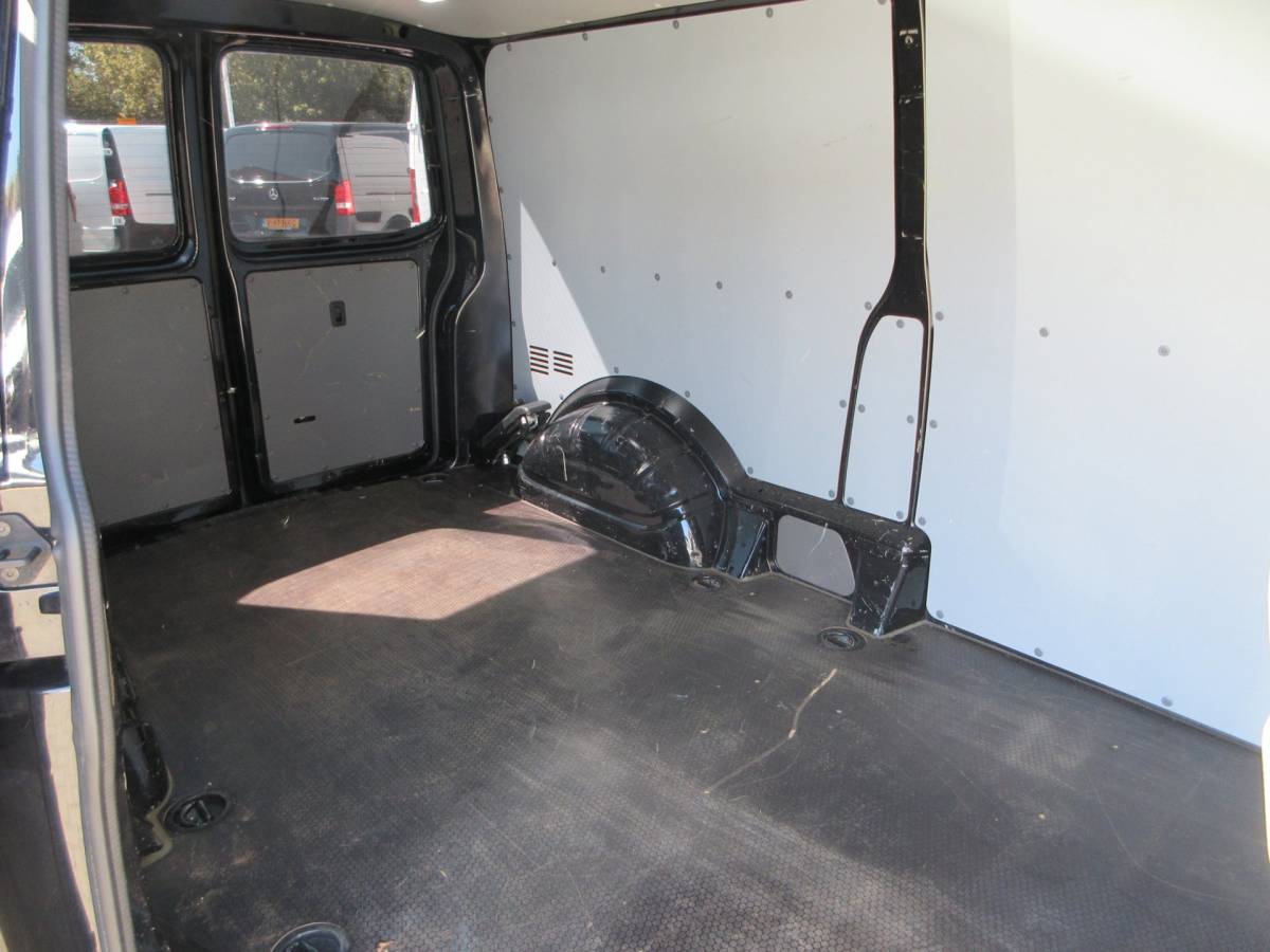 Volkswagen Transporter Volkswagen Transporter 2.0 TDI L2H1 airco navigatie trekhaak