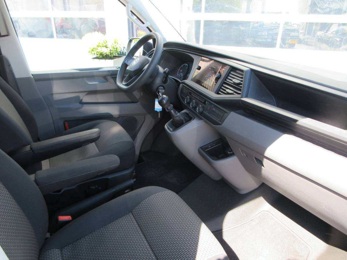 Volkswagen Transporter Volkswagen Transporter 2.0 TDI L2H1 airco navigatie trekhaak