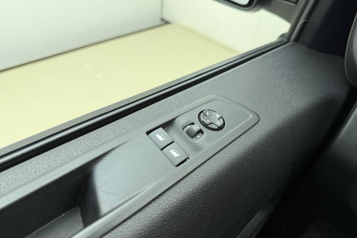 Fiat Scudo Fiat Scudo 2.0 Diesel 180 S&S L2 Automaat | Navigatie | Camera | Laadruimte betimmering | 3 Zitplaatsen | Mistlampen voor | Cruise control | Airco