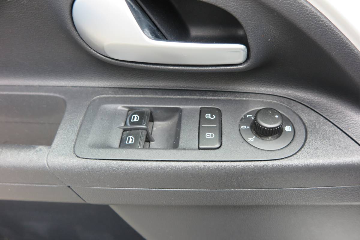 Volkswagen up! Volkswagen Up! 1.0 BMT high up!  (Facelift) , Cruise control , Parkeersensor, Navi via APP, Lichtmetalen velgen, Telefoon integratie , Nieuwe APK , etc. Onderhoudshistorie vanaf 30.000 km hier volledig bekend en recent.